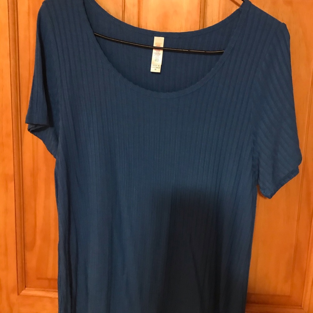 Woman’s top never worn